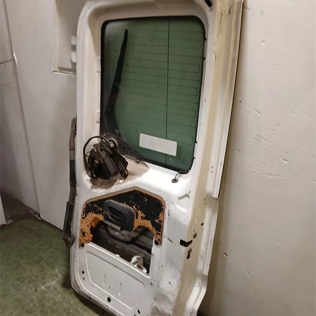 Porta carico posteriore a battente destra Vetrata