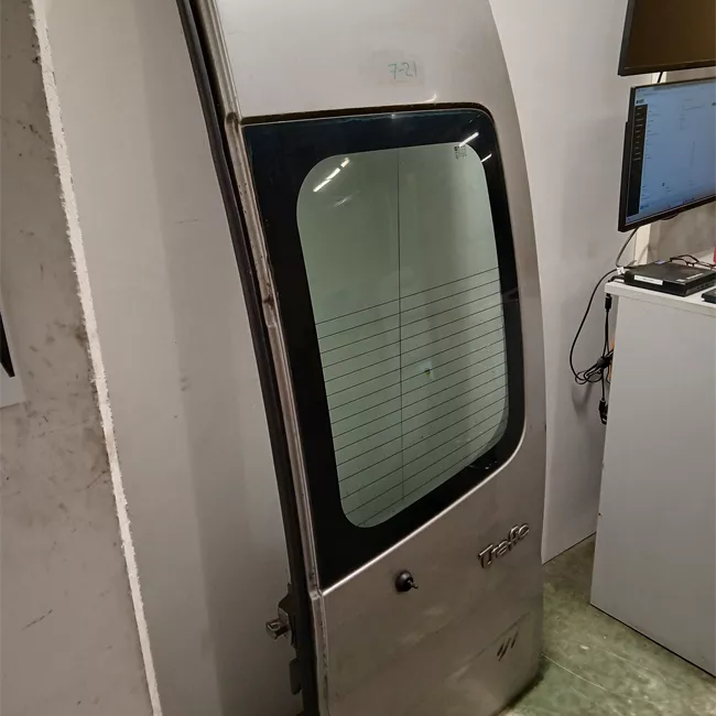 Porta carico posteriore a battente destra Vetrato con tergicristallo