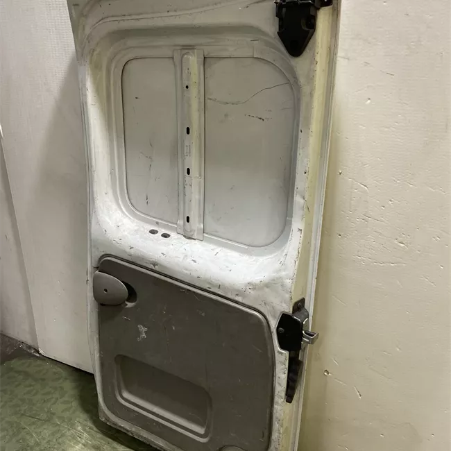 Porta posteriore destra