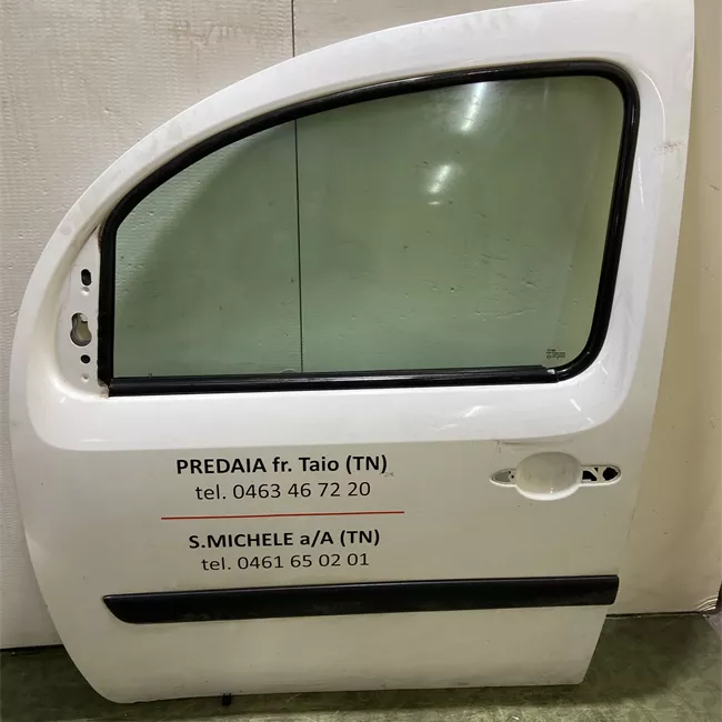 Porta anteriore sinistra