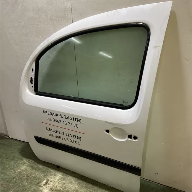 Porta anteriore sinistra