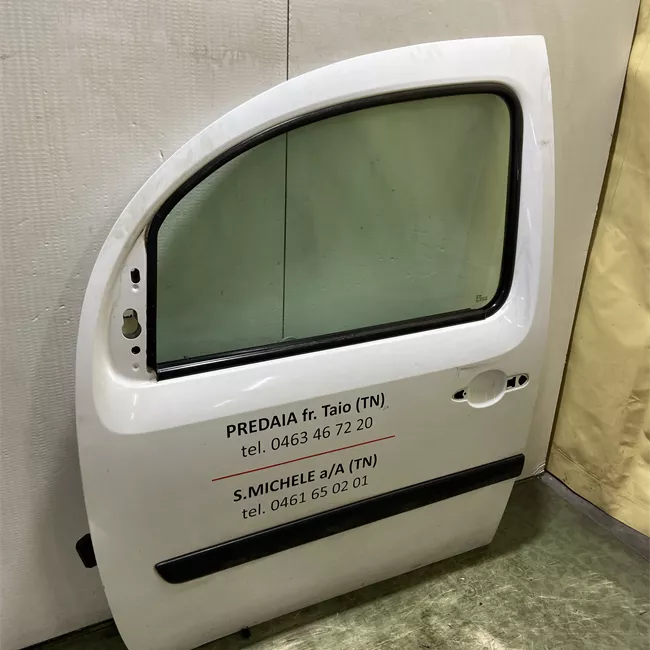 Porta anteriore sinistra