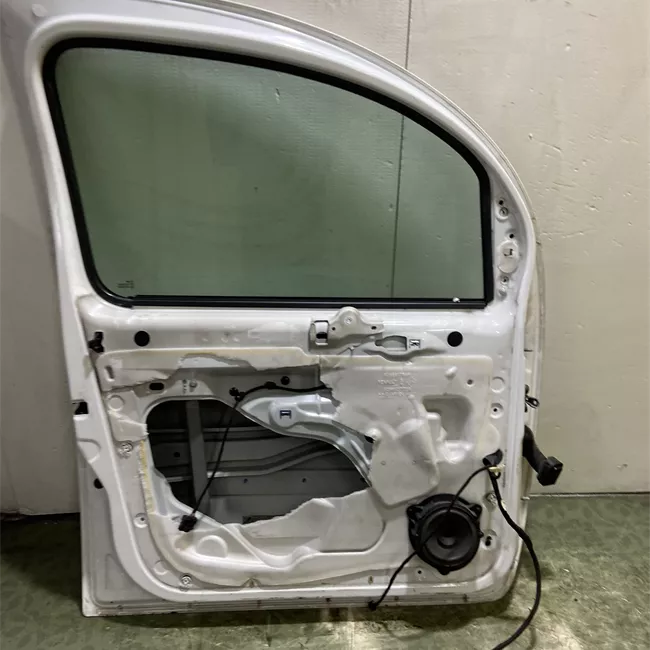 Porta anteriore sinistra