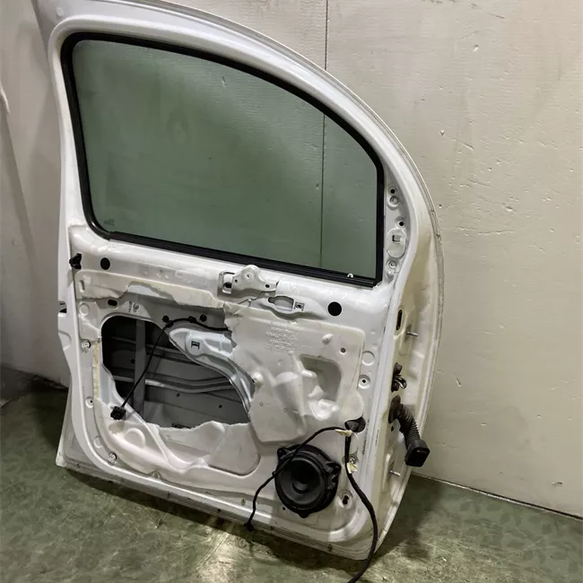 Porta anteriore sinistra