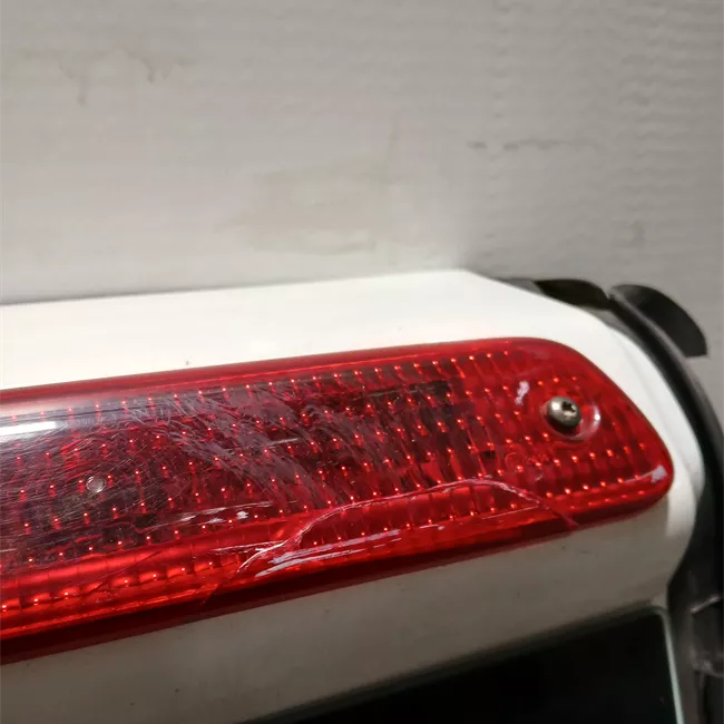 Porta carico posteriore a battente sinistra Vetrata