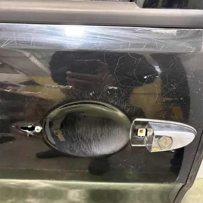 Porta anteriore sinistra