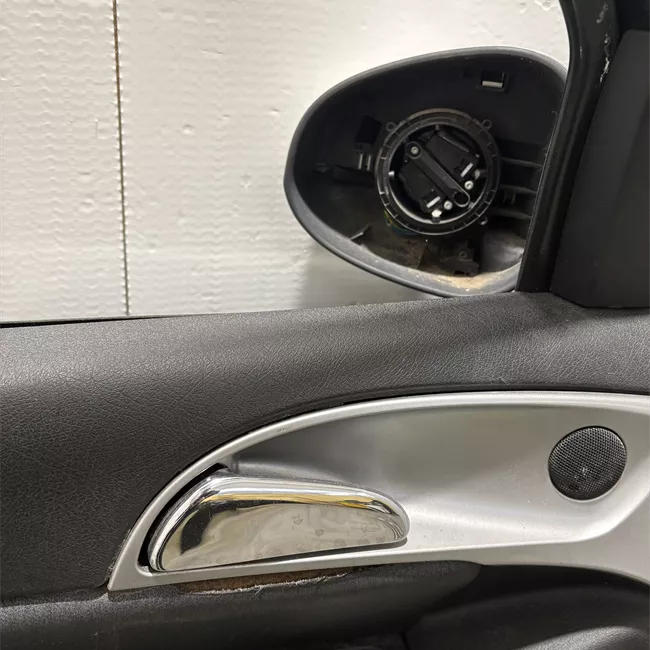 Porta anteriore sinistra