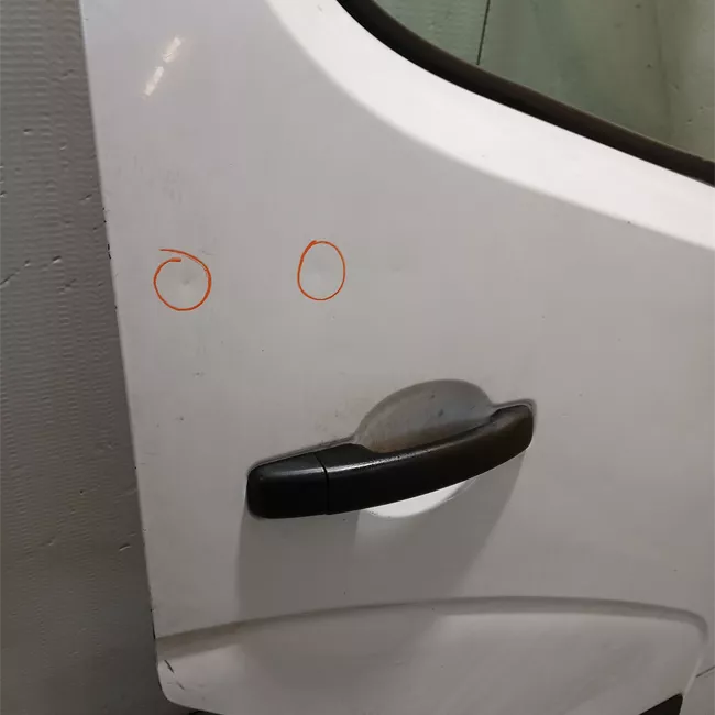 Porta anteriore destra