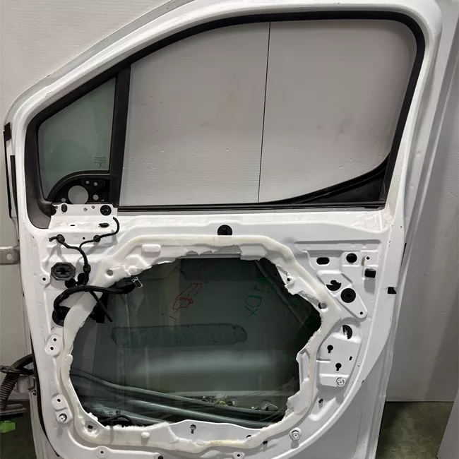 Porta anteriore destra