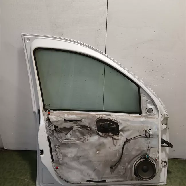 Porta anteriore sinistra