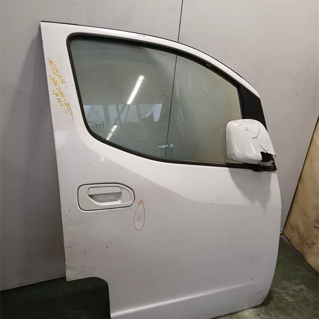 Porta anteriore destra