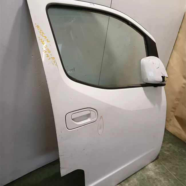 Porta anteriore destra