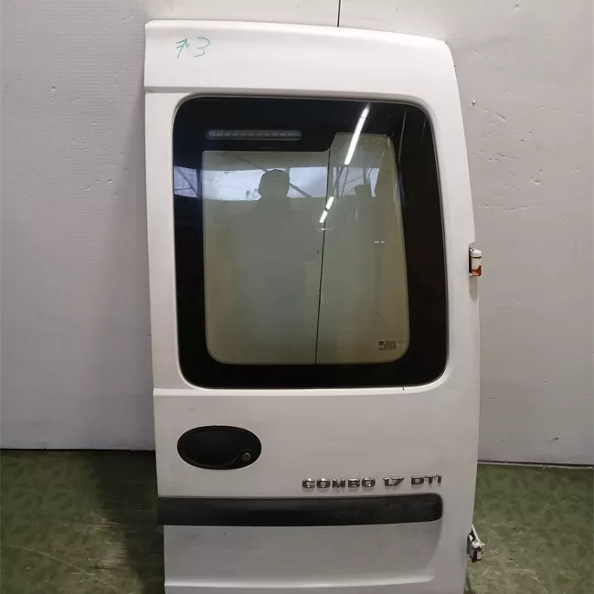 Porta carico posteriore a battente destra con fori tergicristallo posteriore