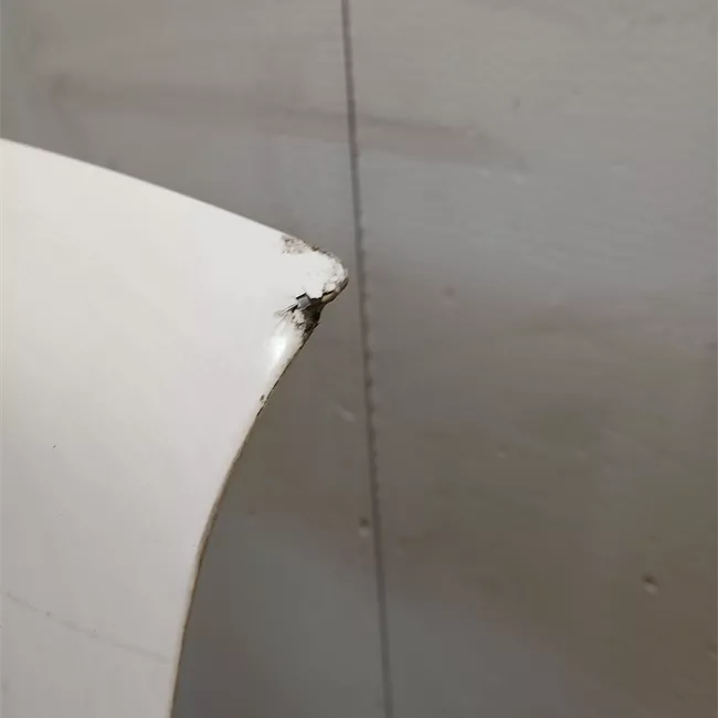 Porta carico posteriore a battente destra con fori tergicristallo posteriore