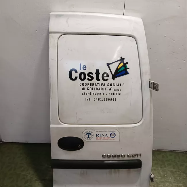 Porta carico posteriore a battente destra senza fori tergicristallo posteriore