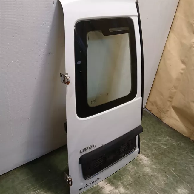 Porta carico posteriore a battente sinistra con fori tergicristallo posteriore