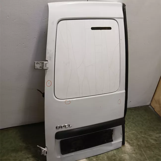 Porta carico posteriore a battente sinistra con fori tergicristallo posteriore