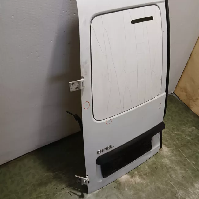 Porta carico posteriore a battente sinistra con fori tergicristallo posteriore