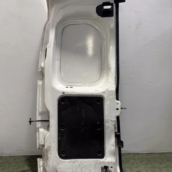 Porta carico posteriore a battente destra