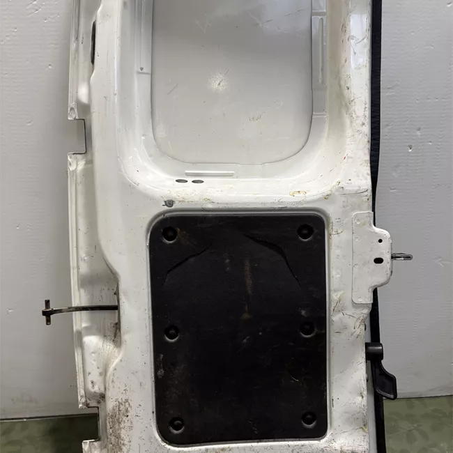 Porta carico posteriore a battente destra