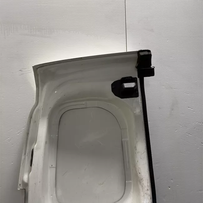 Porta carico posteriore a battente destra