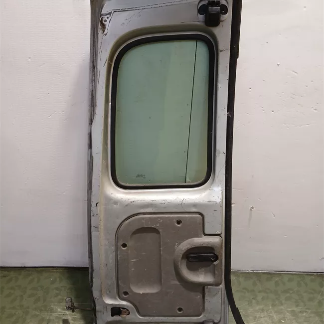 Porta carico posteriore a battente destra