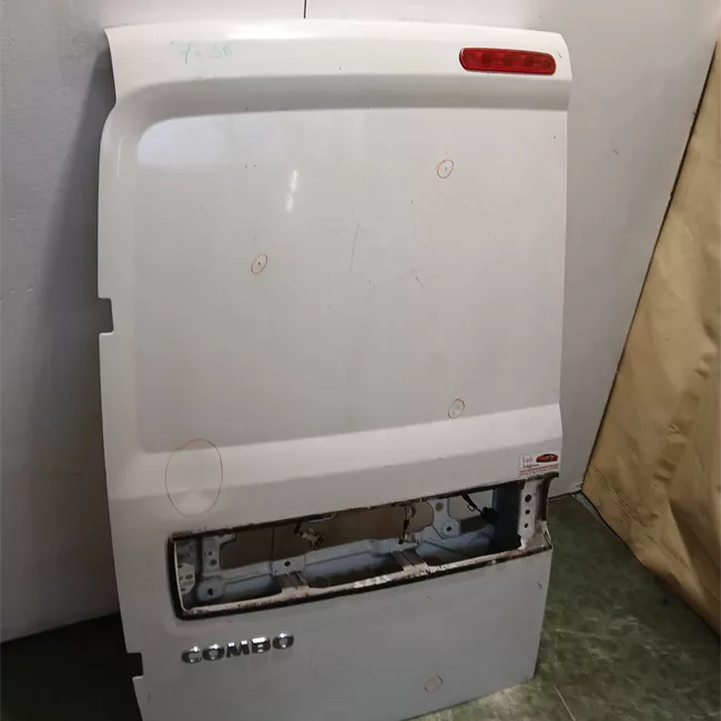 Porta carico posteriore a battente sinistra