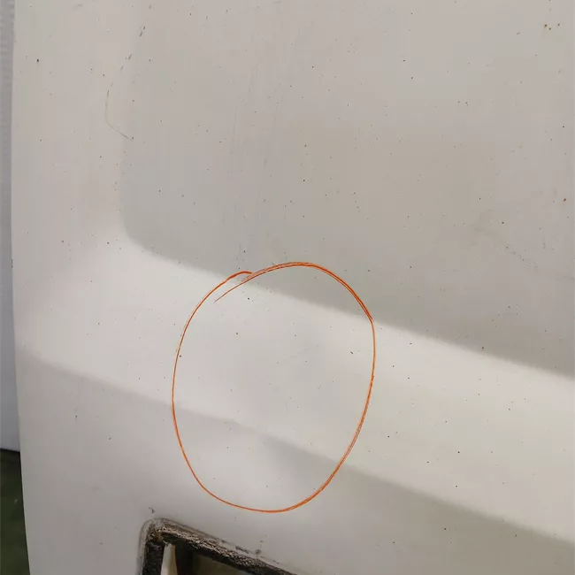 Porta carico posteriore a battente sinistra