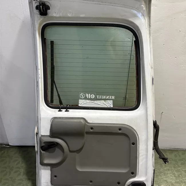 Porta carico posteriore a battente sinistra