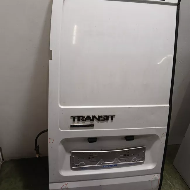 Porta carico posteriore a battente sinistra