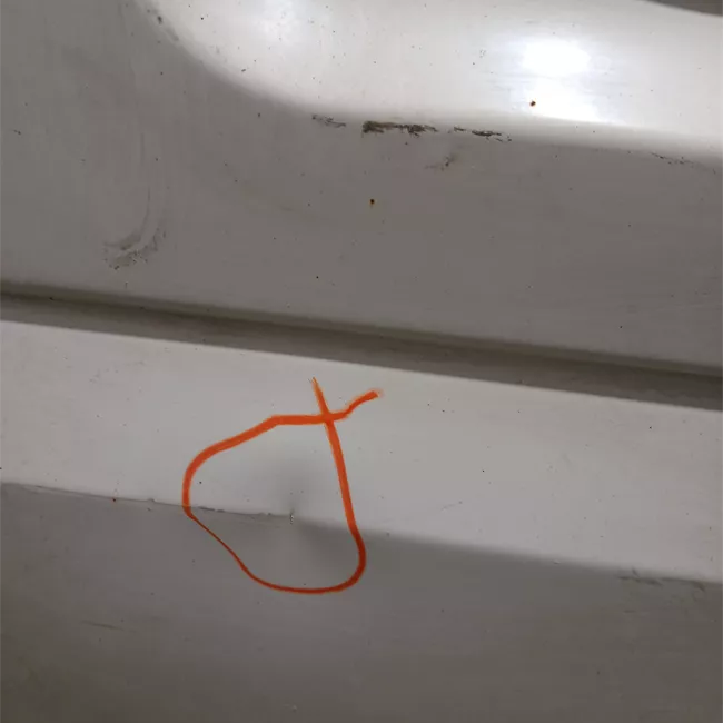 Porta carico posteriore a battente sinistra