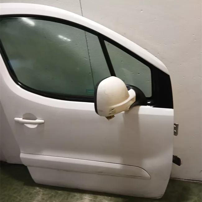 Porta anteriore destra