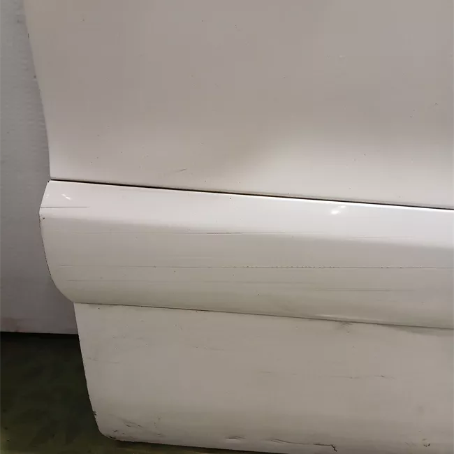Porta anteriore destra