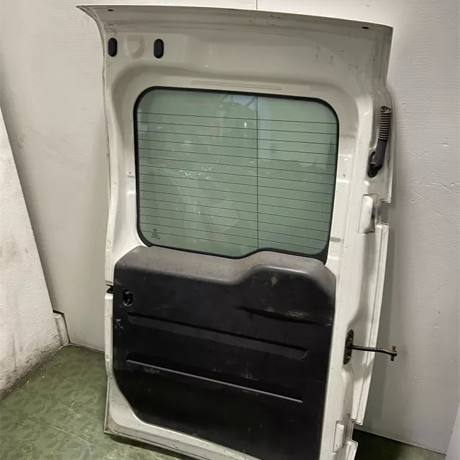 Porta carico posteriore a battente sinistra Vetrato