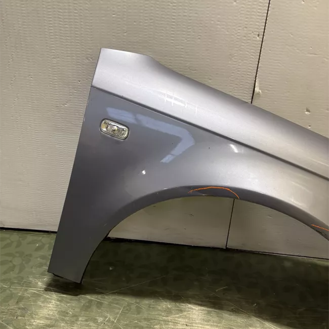 Parafango anteriore destro