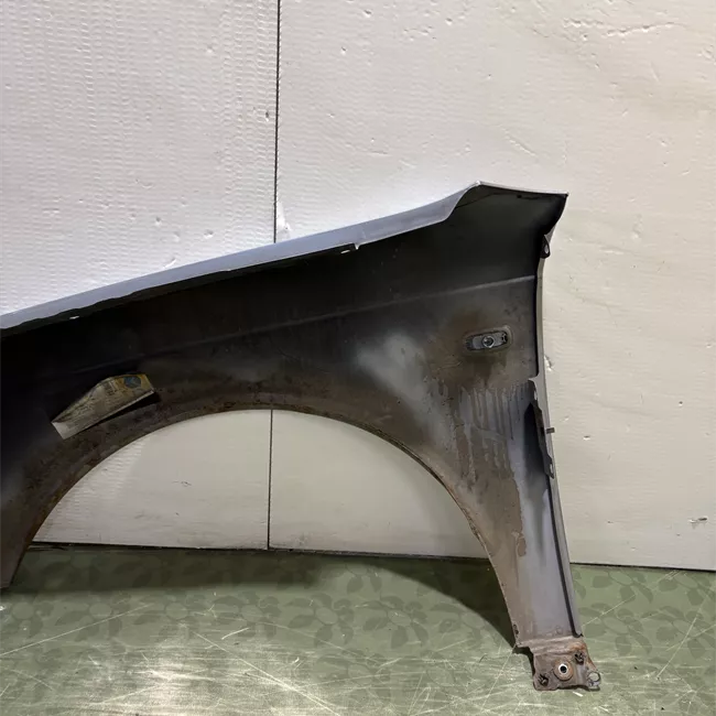 Parafango anteriore destro