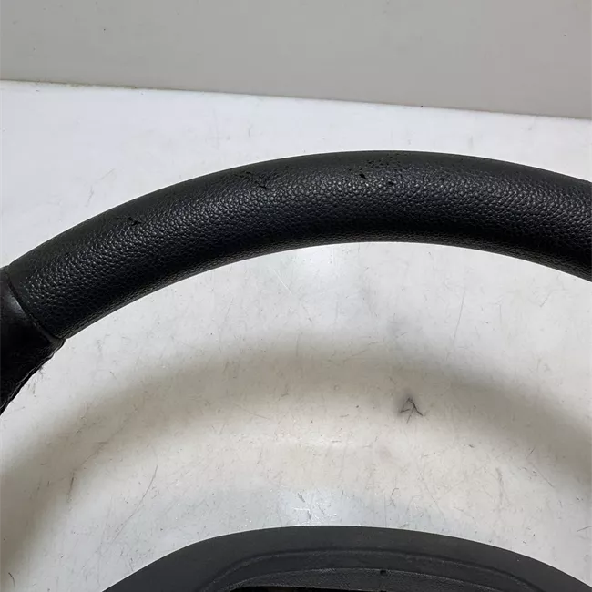 Volante con comandi radio