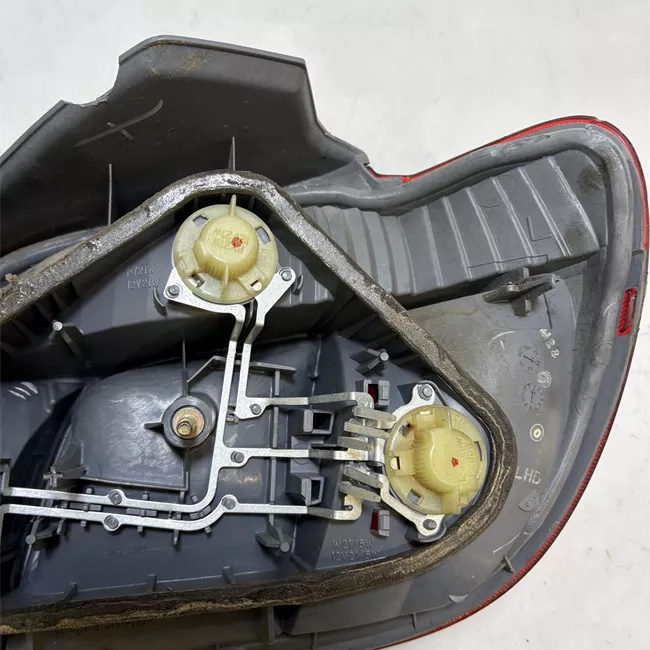 Fanale posteriore sinistro 08/99>12/02<