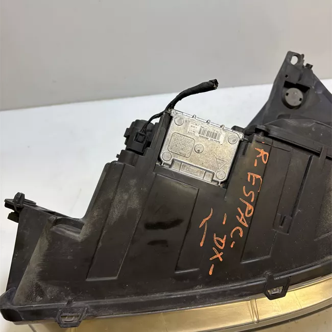 Proiettore destro Xenon