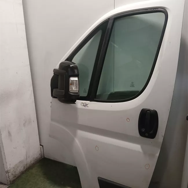 Porta anteriore sinistra