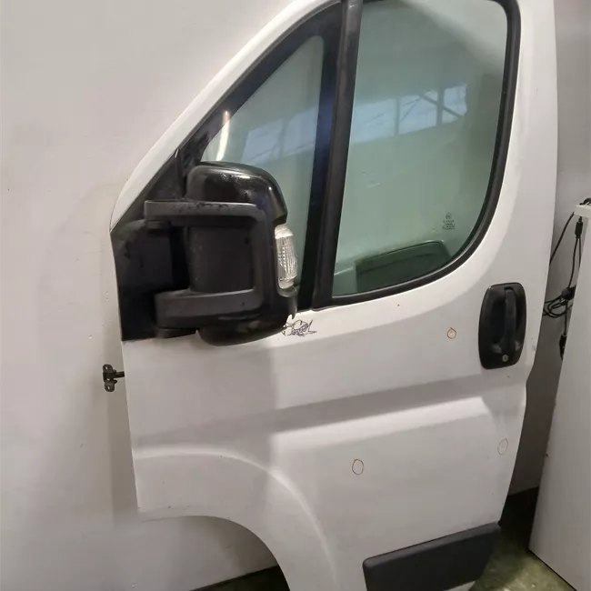 Porta anteriore sinistra