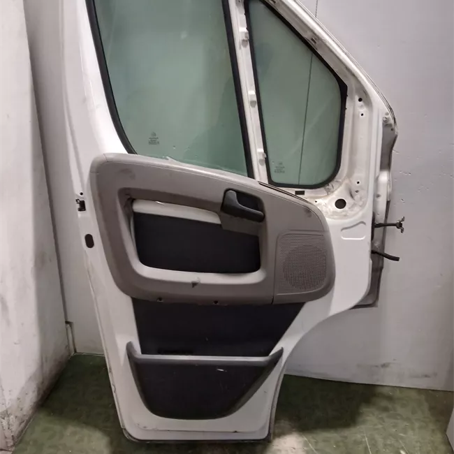 Porta anteriore sinistra