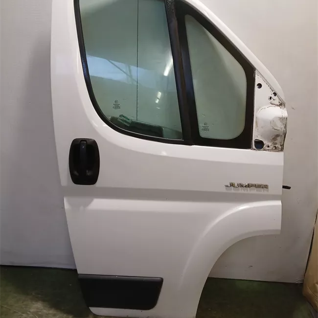 Porta anteriore destra