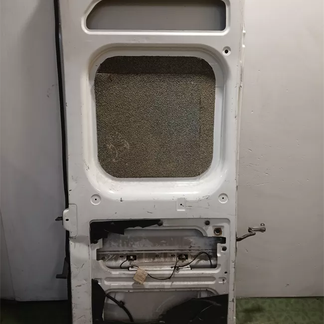 Porta carico posteriore a battente sinistra Lamierata