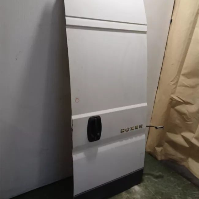 Porta carico posteriore a battente destra apertura 180 o 270 gradi