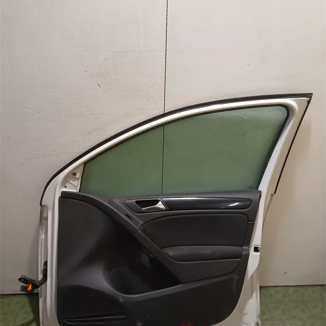 Porta anteriore destra