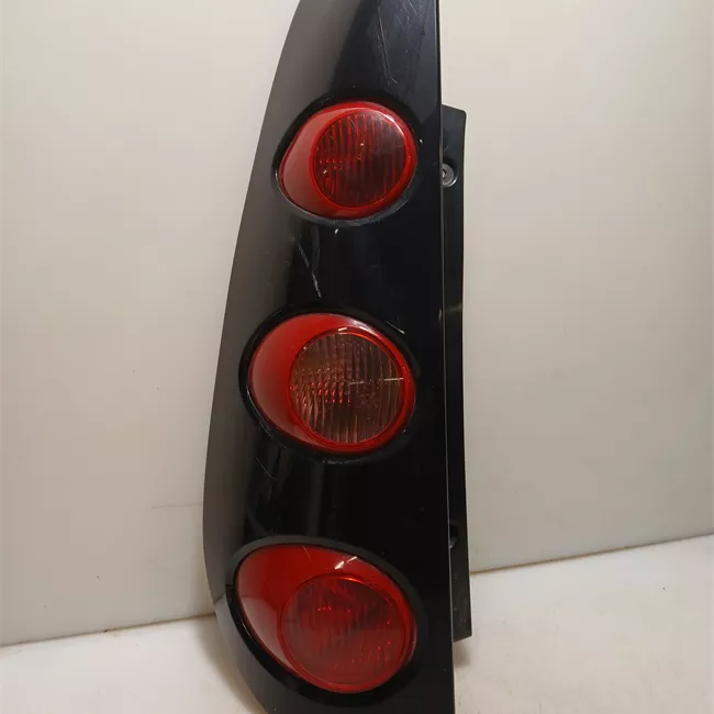 Fanale posteriore sinistro 04-05<