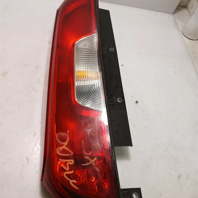 Fanale posteriore sinistro portello posteriore