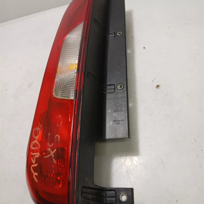 Fanale posteriore sinistro portello posteriore