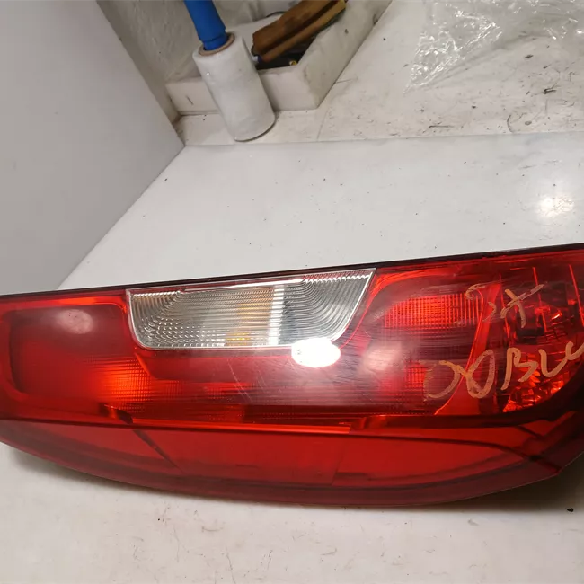 Fanale posteriore sinistro portello posteriore